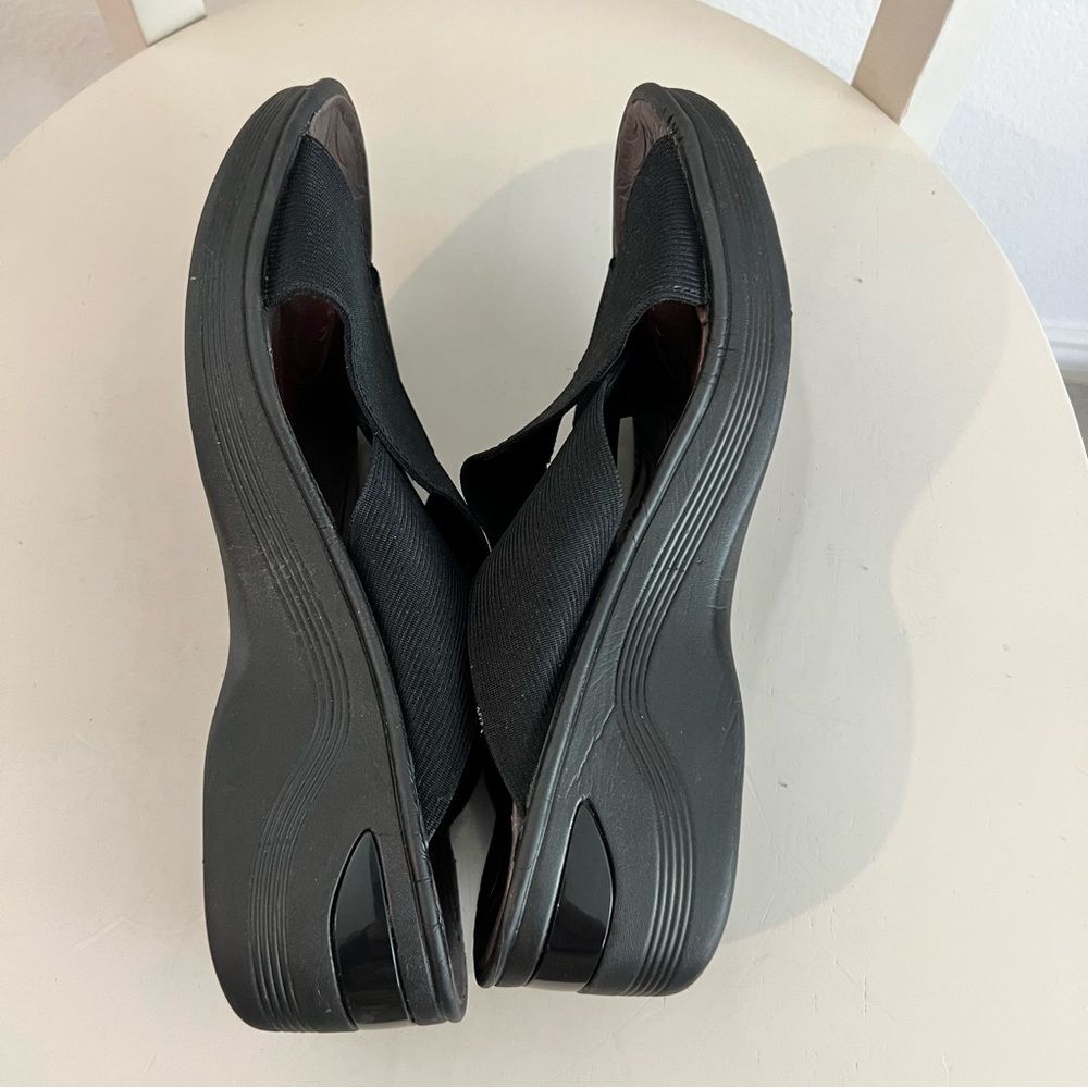 Bzees by LifeStride Women's Desire Wedge Sandal in Black Sz. 9W - Picture 6 of 11